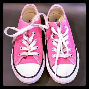 HOT PINK CONVERSE